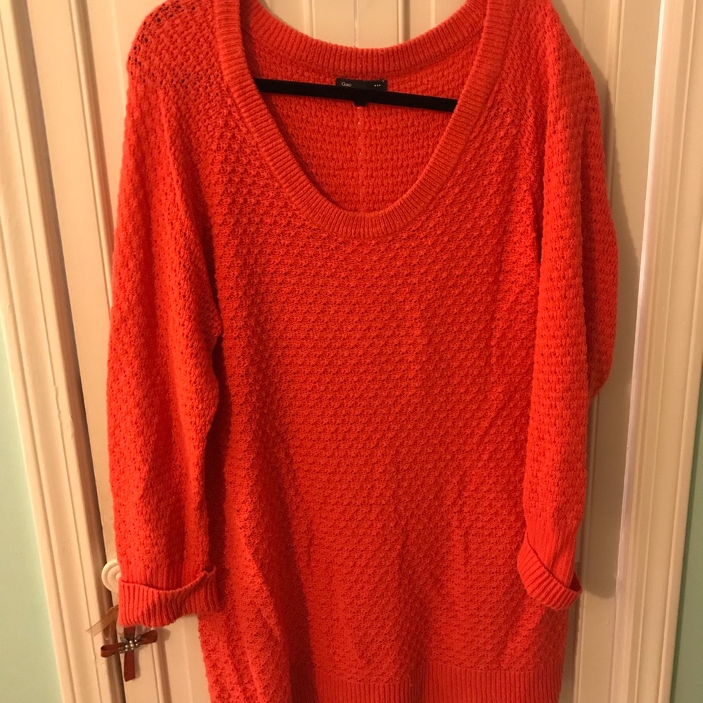 Gap sweater